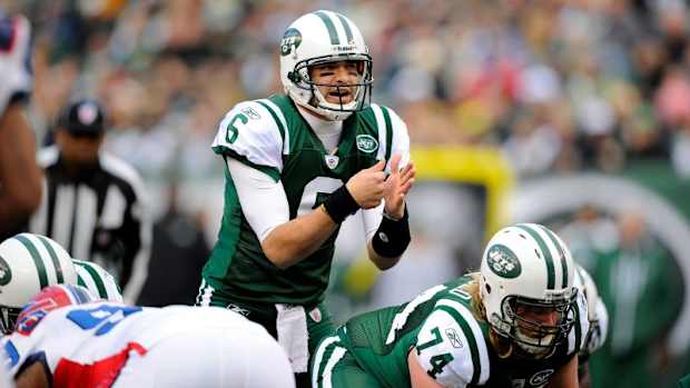Jets quarterback Mark Sanchez takes snap